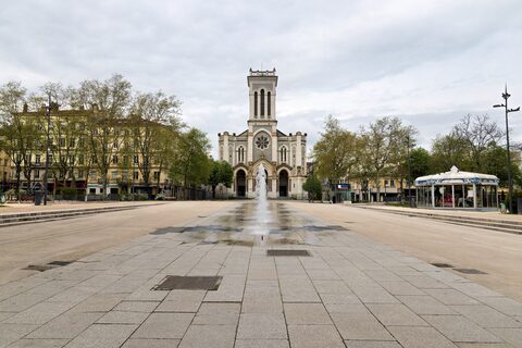 Umzug von Saint-Étienne nach Österreich
